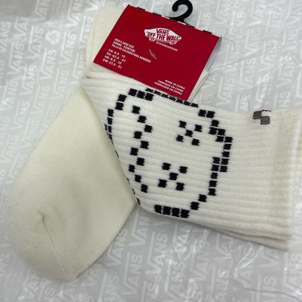 Vans Designer Logo Sport Skater Surfer Crew
Cut Socks 
Vans Skate Clay  (1 pair) - Picture 2 of 16